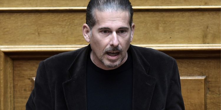 Διαμαντής Καραναστάσης: Από αύριο μόνο φραπέ!