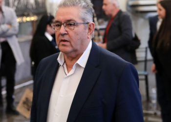 Κουτσούμπας: «Οι αγώνες των εργατών και των αγροτών δεν κλείνουν δρόμους, ανοίγουν τους δρόμους για το σήμερα και το αύριο»