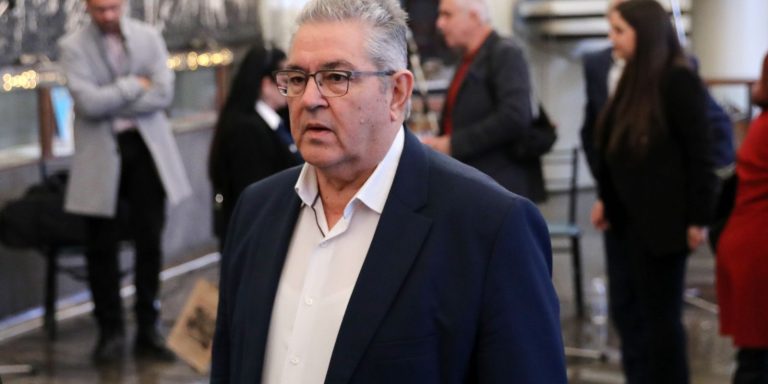 Κουτσούμπας: «Οι αγώνες των εργατών και των αγροτών δεν κλείνουν δρόμους, ανοίγουν τους δρόμους για το σήμερα και το αύριο»