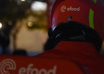 Θεσσαλονίκη: Διανομείς e-food καταγγέλλουν επικίνδυνη εργασία με ανέμους 8 μποφόρ