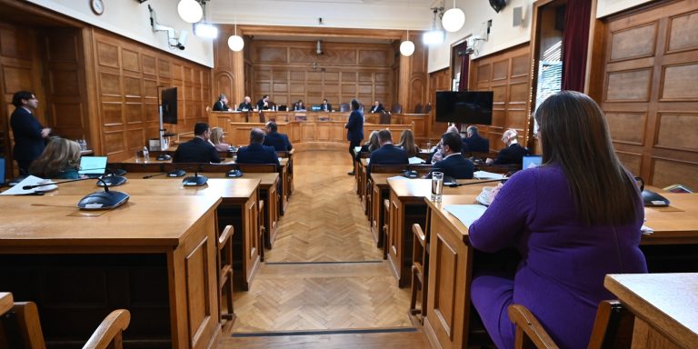 Κόφτης στο κανάλι της Βουλής λόγω ΟΠΕΚΕΠΕ ή θεσμική θωράκιση;