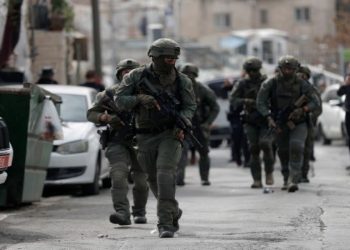 Νεκροί δύο άμαχοι Παλαιστίνιοι από ισραηλινούς βομβαρδισμούς στη Δυτική Όχθη