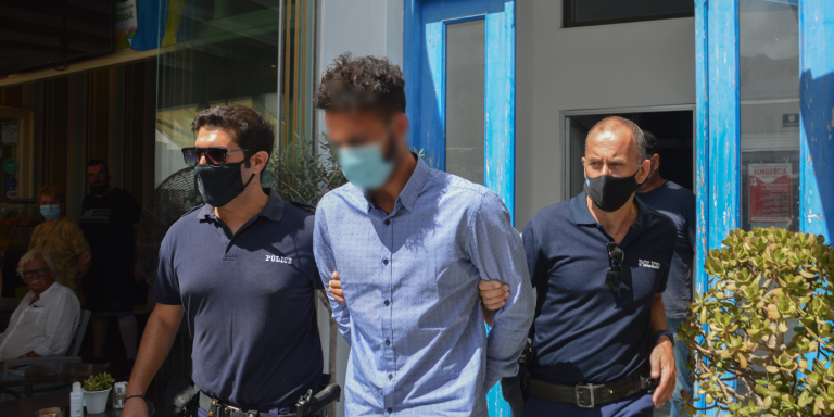 Γυναικοκτονία στη Φολέγανδρο: Ισόβια κάθειρξη στον δολοφόνο της Γαρυφαλλιάς