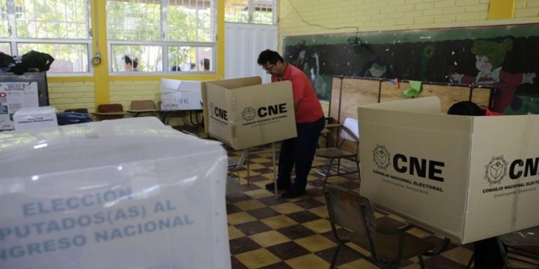 Καταγγελίες για νοθεία και ξένες παρεμβάσεις στις εκλογές της Ονδούρας