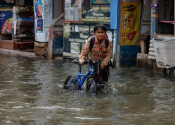 Χωρίς τέλος η τραγωδία στην Ασία – Τουλάχιστον 1.300 νεκροί από τις πλημμύρες