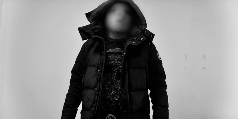 Αναβλήθηκε η δίκη του τράπερ που βρέθηκε με κλεμμένο ΙΧ στη Γλυφάδα