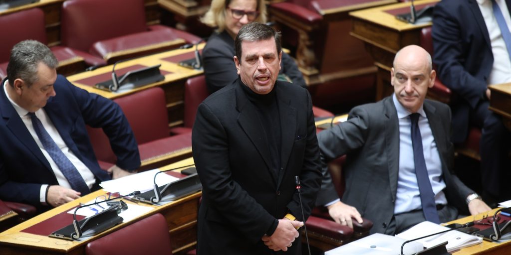 Καιρίδης κατά ΚΚΕ στη Βουλή: «Έγινε αυτό που θέλατε, φεύγουν οι Αμερικανοί» (βίντεο)
