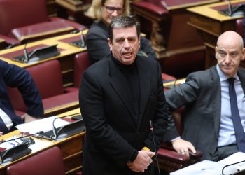 Καιρίδης κατά ΚΚΕ στη Βουλή: «Έγινε αυτό που θέλατε, φεύγουν οι Αμερικανοί» (βίντεο)