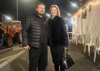 Στο μπλόκο της Νίκαιας η Μαρία Καρυστιανού