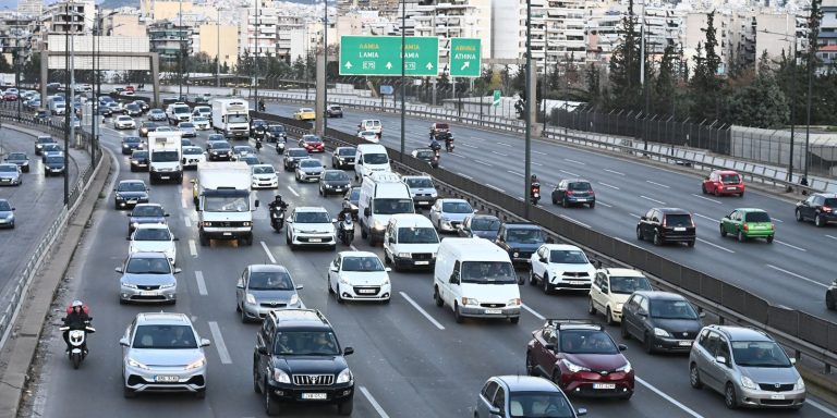 Κίνηση: Οι κυκλοφοριακές ρυθμίσεις «γονατίζουν» τον Κηφισό και όχι μόνο