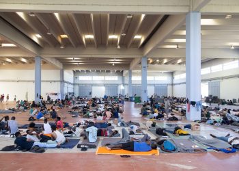 Μετανάστευση: H Ευρώπη σκληραίνει, τα δικαστήρια σκληραίνουν και η Ελλάδα στη μέση