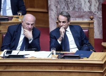 Πετάει την μπάλα στον Τσιάρα το Μαξίμου!