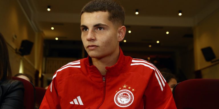 Ρεάλ και Μάντσεστερ Γιουνάιτεντ σε κόντρα για τον Μουζακίτη