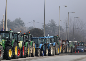 Αγροτικά μπλόκα: Άνοιξε το τελωνείο Προμαχώνα για τα φορτηγά