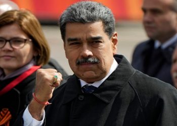 Επανεμφάνιση Μαδούρο μετά τις απειλές Τραμπ: «Ψυχολογική τρομοκρατία από τις ΗΠΑ, θέλουμε ειρήνη, αλλά όχι ειρήνη των σκλάβων»