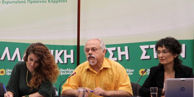 Αδιανόητη κατηγορία κατά του πρώην πρόεδρου των οικολόγων ότι έδειρε αστυνομικούς