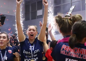 Έγραψαν ιστορία τα κορίτσια του Πανιώνιου: Κέρδισαν το Super Cup στο βόλεϊ – Ο πόντος που χάρισε το τρόπαιο (βίντεο)