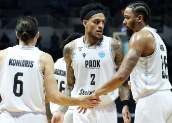 ΠΑΟΚ: Χωρίς Μπράουν, με Μπέβερλι αναχώρησε για Πορτογαλία