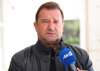 «Έρχεται το Οξυγόνο»:  Ειρωνική ανάρτηση Πλακιά για το κόμμα της Καρυστιανού