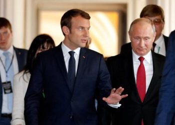 Δίαυλος επικοινωνίας σε Παρίσι – Μόσχα: Ο Πούτιν δηλώνει «έτοιμος για διάλογο» με Μακρόν