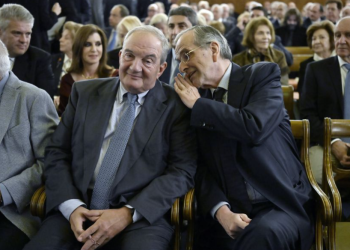 To… «πηγαδάκι» Καραμανλή – Σαμαρά στην Αθηναϊκή Λέσχη