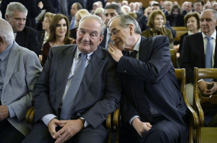 To… «πηγαδάκι» Καραμανλή – Σαμαρά στην Αθηναϊκή Λέσχη