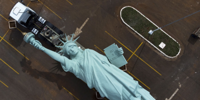 Βραζιλία: Κατέρρευσε το «Άγαλμα της Ελευθερίας» λόγω ανέμων – Απίστευτες εικόνες (βίντεο)