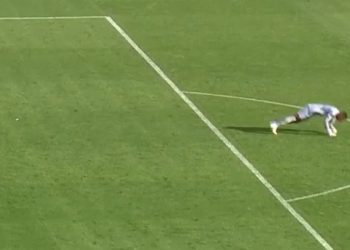 Κατέρρευσε ξαφνικά ο τερματοφύλακας του Σουδάν στον αγωνιστικό χώρο (βίντεο)