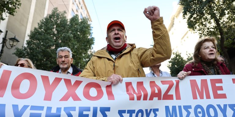 «Τσουνάμι» κρατήσεων βάζει «νυστέρι» στα αναδρομικά των συνταξιούχων