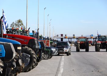 Παραμένουν οι αγρότες στα μπλόκα: Κλιμακώνουν τις κινητοποιήσεις στα Μάλγαρα – Προειδοποιούν πως θα συνεχίσουν έως και την Πρωτοχρονιά