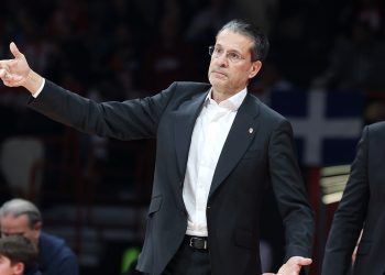 Βαλένθια και Μαρτίνεθ καταγγέλλουν τους οπαδούς της Μακάμπι για ρατσισμό