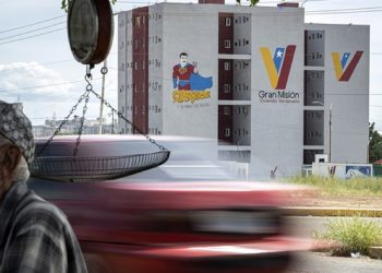 Τύμπανα πολέμου στην Λατινική Αμερική για αλλαγή κυβερνήσεων