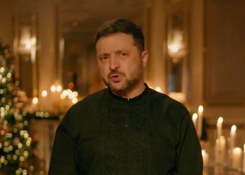 Χριστουγεννιάτικο μήνυμα Ζελένσκι για «ειρήνη και… τον θάνατο του Πούτιν» (βίντεο)