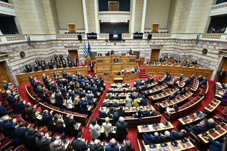 Βουλή: Δείτε live τη συζήτηση για τον Προϋπολογισμό (live)