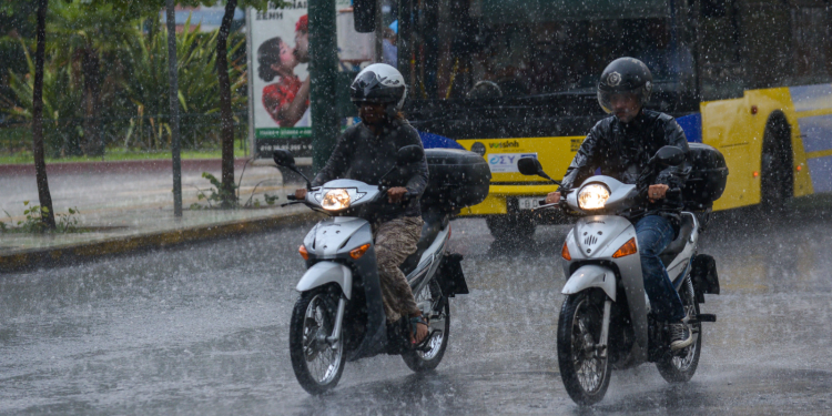 “Red Code” σε 8 Περιφέρειες εν όψει κακοκαιρίας (βίντεο)