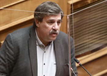 «Το κόκκινο νήμα»: Το βιβλίο του για την υγεία, την κοινωνία και την πολιτική παρουσιάζει ο Ανδρέας Ξανθός