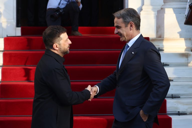 Θα «δώσει» η Ελλάδα €2.8 δις στον Ζελέσνκι;