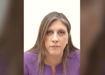 Η στιγμή που η Ζωή Κωνσταντοπούλου καλεί το 100 για να καταθέσει για τον «Φραπέ» (βίντεο)