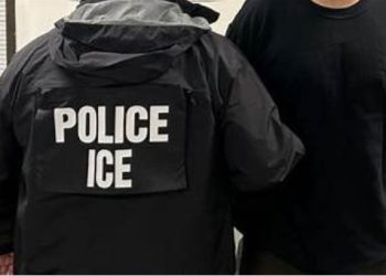 «Βράζει» η καταστολή στη Μινεσότα: «Χειροπέδες» σε 100 κληρικούς που διαδήλωναν κατά της ICE!