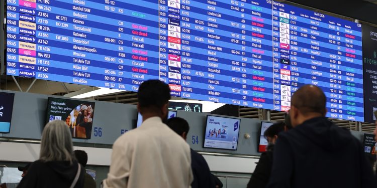 Μπλακ άουτ στα αεροδρόμια: Η χαίνουσα πληγή της ΥΠΑ