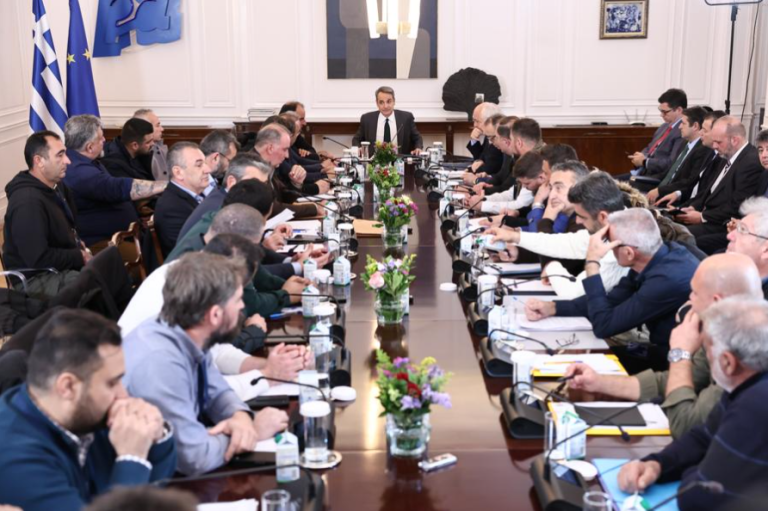 Χωρίς αποτέλεσμα η πεντάωρη συνάντηση στο Μαξίμου – Την Τρίτη οι τελικές αποφάσεις των αγροτών (βίντεο)