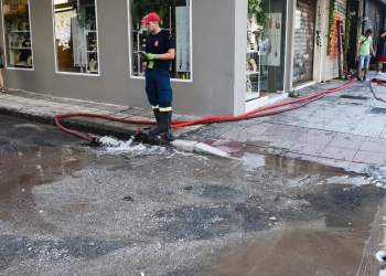 Θεσσαλονίκη: Έκρηξη σε αγωγό της ΕΥΑΘ – Στο νοσοκομείο 4 εργάτες