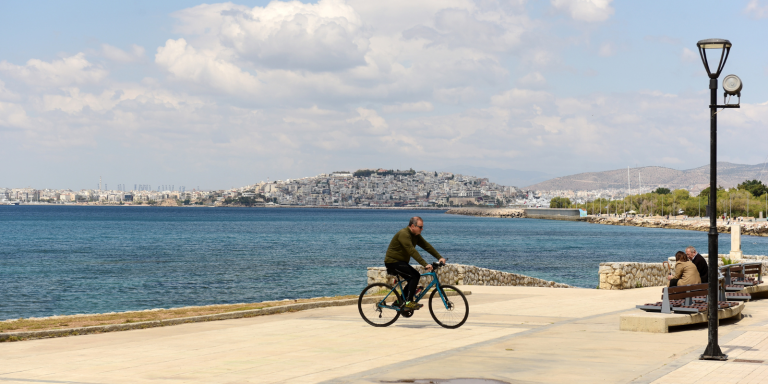 Καθαρά Δευτέρα με καιρό που βοηθάει τον… χαρταετό