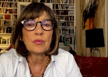 H Κριστιάν Αμανπούρ μιλά για το Ιράν και την εξουσία