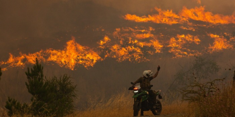 Πύρινος εφιάλτης στη Χιλή – Τουλάχιστον 16 νεκροί από τις πυρκαγιές (φώτο, βίντεο)
