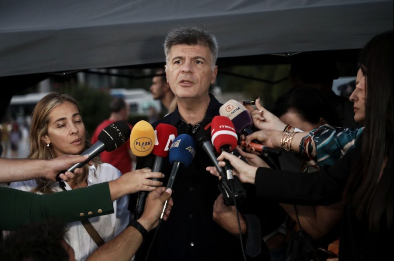 Δεληβοριάς σε Καρυστιανού: Τα ανθρώπινα δικαιώματα δεν μπαίνουν σε διαβούλευση