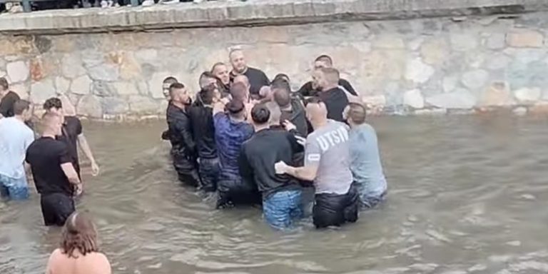 Παραλίγο ξύλο στη Φλώρινα μπροστά στον Δένδια για τον Τίμιο Σταυρό (βίντεο)