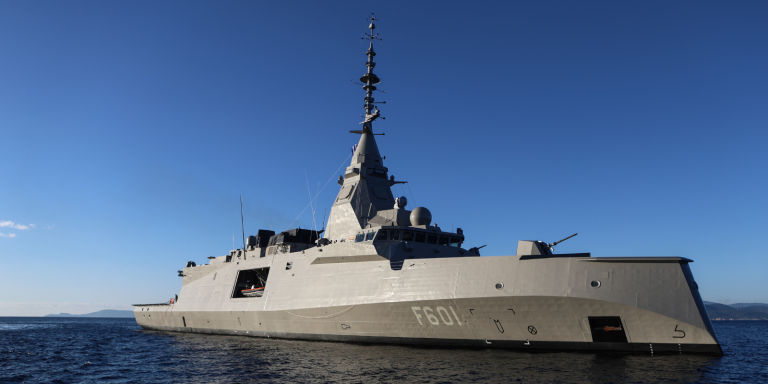 Η Ελλάδα υποδέχτηκε την φρεγάτα «Κίμων» (φώτο, βίντεο)