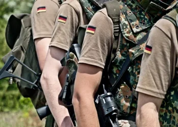 Σάλος στη Γερμανία: Ναζιστικοί χαιρετισμοί, σεξισμός και ναρκωτικά στο στρατό