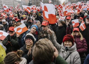 Για να σώσουμε τη Γροιλανδία μήπως να «προδώσουμε» τους Άγγλους;